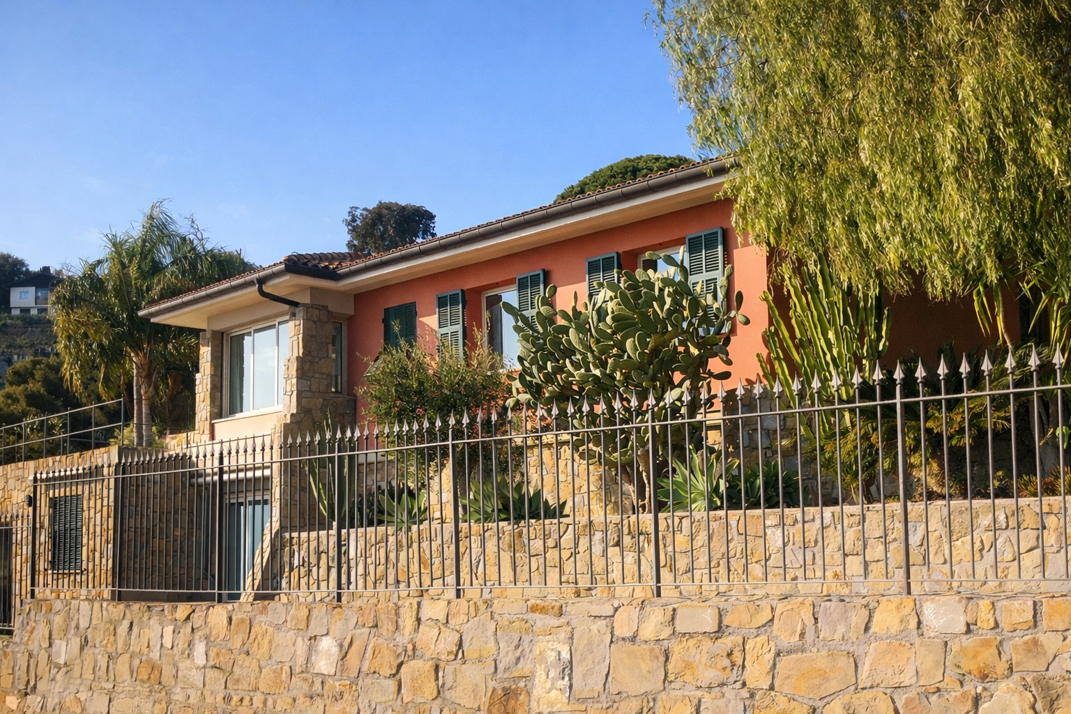 Progetto di diversi edifici residenziali ispirati all'architettura tradizionale ligure di origine agricola realizzati principalmente nella Liguria di ponente  - conclusi